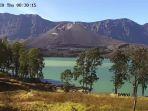 gunung-baru-jari-dan-danau-segara-anak-di-dalam-kawasan-gunung-rinjani.jpg