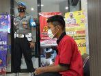 hl-alias-ucok-hanya-menunduk-di-markas-polda-ntb.jpg