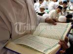 ilustrasi-membaca-al-quran-berikut-surat-yasin-arab.jpg