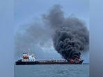 kebakaran-kapal-tanker-mt-kristin-ampenan.jpg