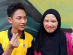 lofa-meminang-gurunya-sendiri-yang-usianya-14-tahun-lebih-tua-darinya.jpg