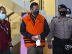 menteri-sosial-juliari-p-batubara-mengenakan-rompi-oranye-cd.jpg