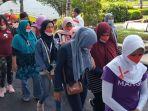 migran-para-buruh-migran-asal-ntb-datang-ke-kantor-gubernur-v.jpg