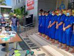 para-tersangka-yang-menyelundupkan-sabu.jpg