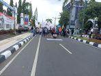 penutupan-jalan-udayana-akibat-aksi-unjuk-rasa-di-depan-gedung-dprd-ntb-selasa-1532022.jpg