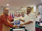 penyerahan-berkas-pendaftara-pon-2028-oleh-sekda-ntb-dan-wakil-gubernur-ntt-ke-koni-pusat.jpg