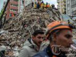 pilu-potret-evakuasi-korban-gempa-turki_20230207_101841.jpg