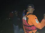 proses-pencarian-balita-yang-hilang-terbawa-arus-sungai-di-lombok-timur.jpg