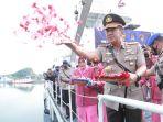 proses-tabur-bunga-dalam-memperingati-hut-polairud-ke-72-dan-mengenang-ja.jpg
