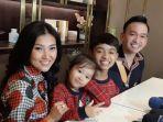 ruben-onsu-sarwendah-dan-kedua-anak-mereka.jpg
