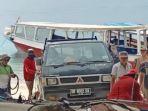 satu-unit-mobil-pikap-yang-berada-di-gili-trawan.jpg
