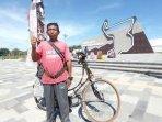 siswanto-naik-sepeda-ontel.jpg