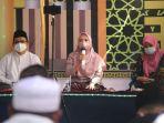 sitti-rohmi-djalilah-berbicara-saat-memperingati-maulid-nabi.jpg