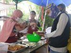 suasana-roemah-makan-rakjat-rmr-di-palopo-yang-menggratiskan-makanan.jpg