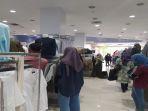 suasana-toko-pakaian-fashion-one.jpg