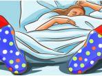 tidur-mengenakan-kaus-kaki-c.jpg