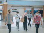 yusron-hadi-meninjau-stand-umkm-di-bandara-internasional-lombok.jpg