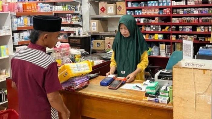 Cerita Inspiratif Kusriyanto: Bawa Layanan Bank ke Tengah Desa di Sumenep Melalui Toko Sembako