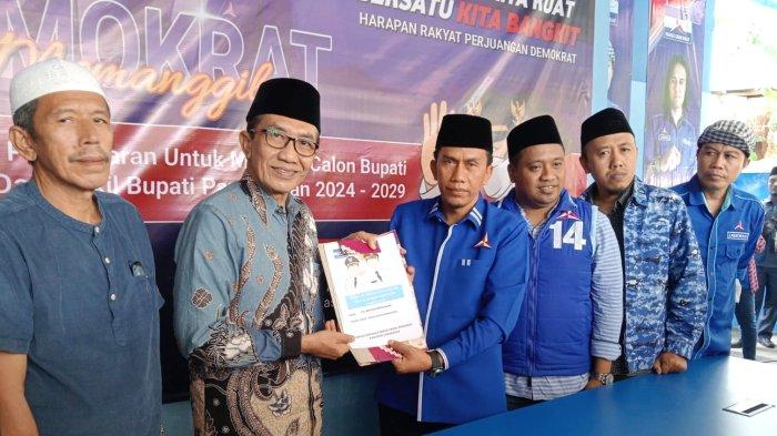 Diantar Ratusan Pendukung, Kholilurrahman Daftar Bacabup ke Partai Demokrat Pamekasan Madura