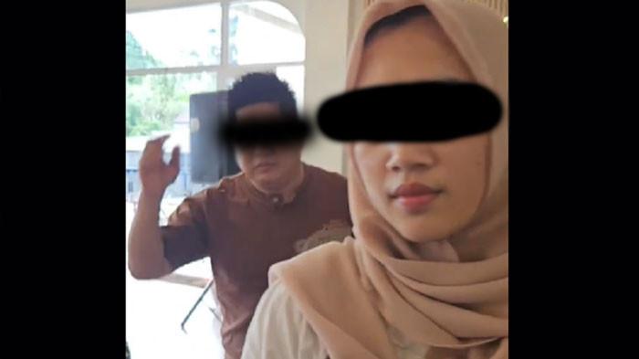 Detik-detik Istri Sah Labrak Guru SD yang Kepergok Makan dengan Suaminya di Kafe: Nggak Tahu Malu!