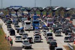 Tata Cara Salat saat Mudik Idul Fitri 2025, Boleh Jamak atau Qashar, Ini Niat dan Panduannya