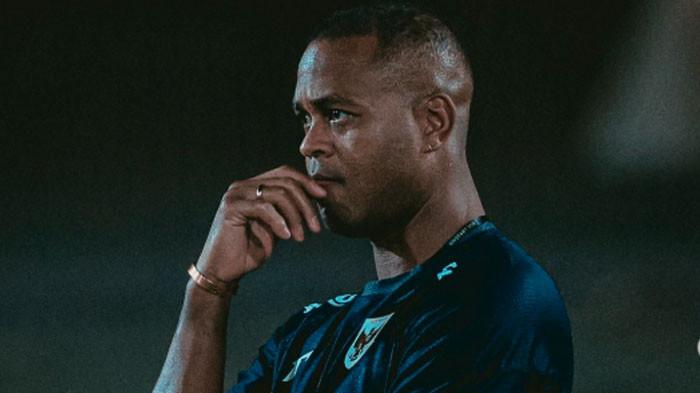 Patrick Kluivert selaku pelatih Timnas Indonesia dalam waktu dekat menentukan daftar pemain
