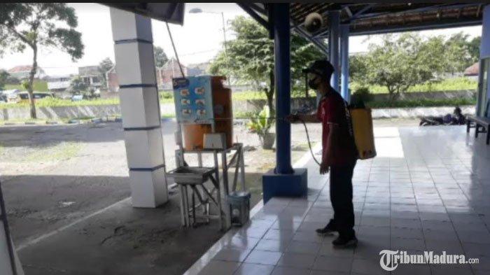 Pegawai Positif Covid-19, Terminal Patria Kota Blitar Tetap Beroperasi, Kini Disemprot Disinfektan