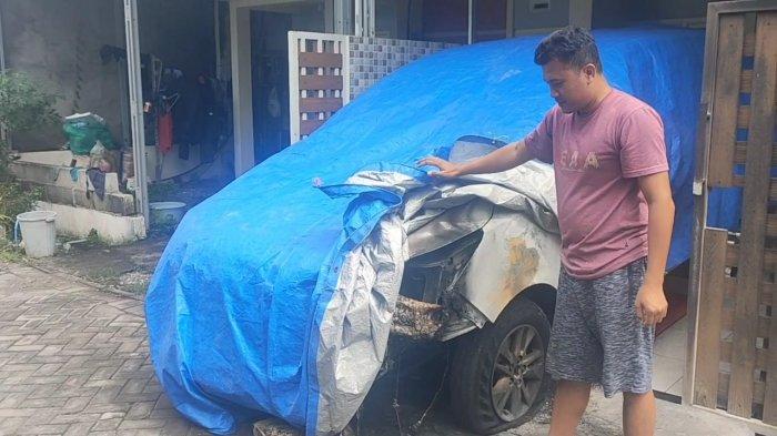 Mobil Milik Warga Cerme Gresik, Mendadak Dibakar Pria tak Dikenal, Gerak-geriknya Terekam CCTV