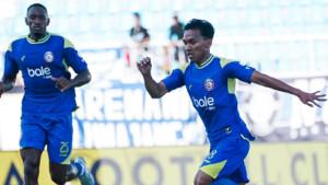 Arkhan-Fikri-saat-mengejar-bola-dalam-pertandingan-di-Stadion-Kanjuruhan.jpg