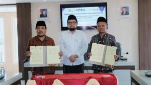 BANGGA-MADURA-PENDALUNGAN-Rektor-UTM-Prof-Dr-Safi-SH-MH-kanan.jpg
