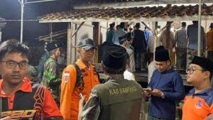 BPBD-Sampang-saat-mengawal-pemulangan-jenazah-ke-sepuluh-korban-Zaky-bin-Yusuf-12.jpg