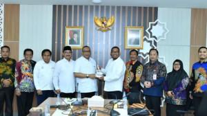 Bupati-Sumenep-Achmad-Fauzi-memperkenalkan-program-Halal-Hub.jpg
