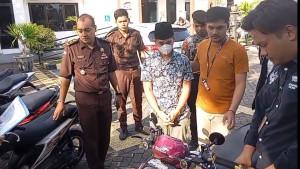 DALANG-KERIBUTAN-Penyidik-Satreskrim-Polres-Bangkalan-melimpahkan.jpg