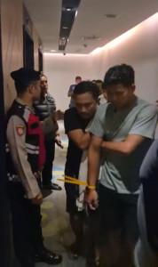 DIGREBEK-Sebanyak-34-laki-laki-digrebek-diduga-sedang-pesta-gay.jpg