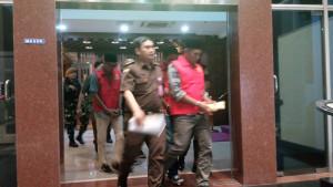 DITAHAN-Kejati-Jatim-resmi-menahan-dan-menetapkan-empat-tersangka-kasus.jpg