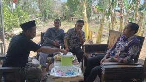 Dialog-Kepala-Bapenda-Sumenep-Faruk-Hanafi-dan-Kades-Beringin-Kecamatan-Dasuk-M-Saleh.jpg