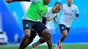 FOKUS-Pemain-Persela-menjalani-sesi-official-training-di-Stadion-Batakan-Sabtu.jpg