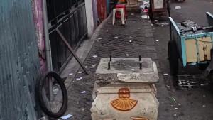 HILANG-DICURI-Sejumlah-lampu-dekorasi-di-kawasan-Kota-Lama-Surabay.jpg