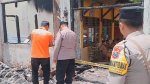 Inafis-Polres-Pamekasan-olah-TKP-di-SDN-Potoan-Daya-2.jpg
