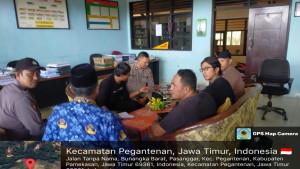 KERACUNAN-MBG-Suasana-saat-anggota-Polsek-Pegantenan-meminta-keterangan.jpg