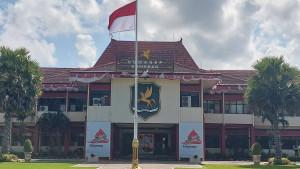 Kantor-Pemkab-Sumenep-Jawa-Timur.jpg