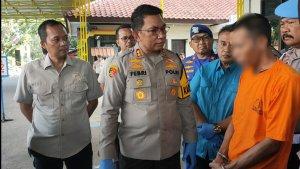 Kapolres-Bangkalan-AKBP-Febri-Isman-Jaya-interogasi-pelaku-narkoba.jpg