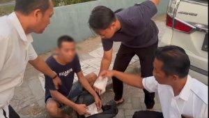 Kasat-Reskoba-Polres-Bangkalan-Iptu-Kokoh-Hari-Sanjaya-pimpin-pembuntutan-tersangka-kurir-sabu.jpg