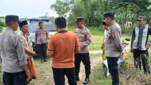 Kepolisian-berada-di-lokasi-penganiayaan-di-area-persawahan-Dusun-Jenun-Desa-Kodak-Sampang.jpg