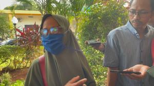 Keracunan-Juharti-52-orangtua-salah-satu-siswa-SMK-Negeri-1-Palang-Tuban-yang.jpg