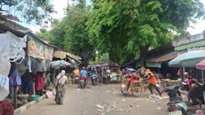Keramaian-di-Pasar-Anom-Baru-Sumenep-Sabtu-2092025.jpg