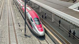 Kereta-cepat-Jakarta-Bandung-atau-kereta-cepat-Whoosh.jpg