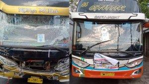 Kondisi-dua-bus-rombongan-jemaah-haji-Pamekasan.jpg