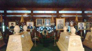 MAKAM-SOEHARTO-Makam-Soeharto-dan-Ibu-Tien-Soeharto-di-Astana.jpg
