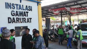 MENJENGUK-KORBAN-Sejumlah-pengemudi-gojek-datang-dari-Surabaya.jpg
